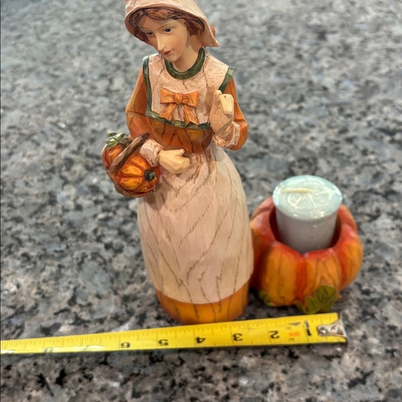 Harvest Pilgrim Figurine with Candle Holder - Picture 3 of 6
